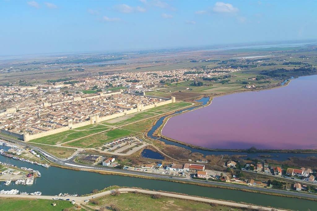 Un Charmant Logement Aigues-Mortes Exterior photo
