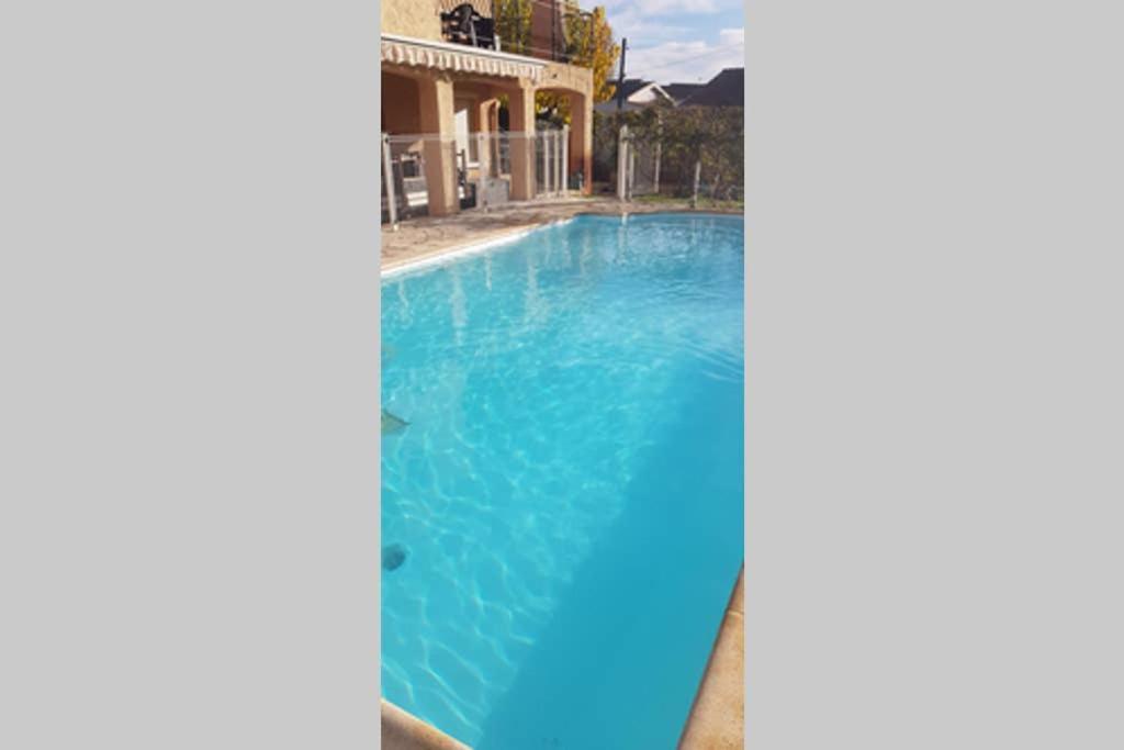 Un Charmant Logement Aigues-Mortes Exterior photo