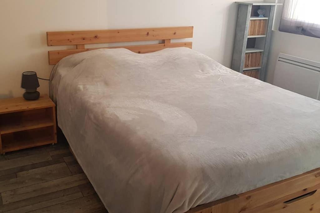 Un Charmant Logement Aigues-Mortes Exterior photo